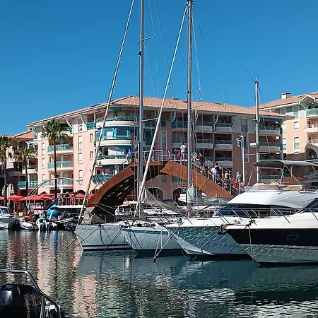 Appartement 2 Chambres Parking Port Frejus Base Nature Fréjus